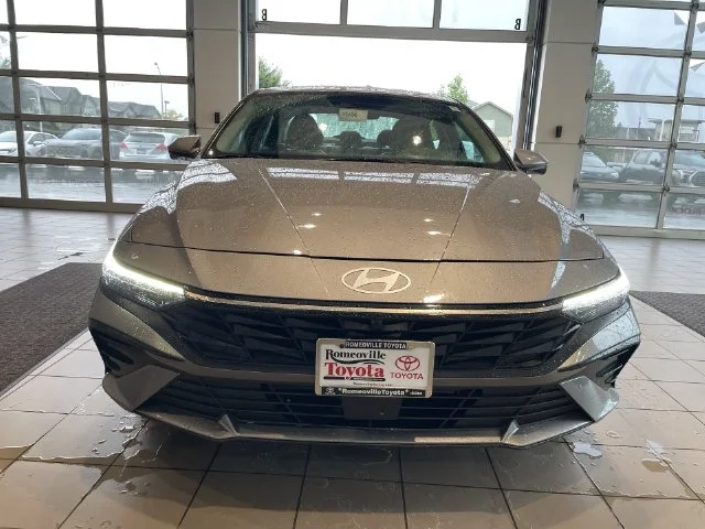 2024 Hyundai Elantra Limited - Photo 11