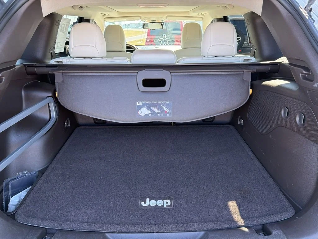 Used 2018 White Jeep Overland image 8