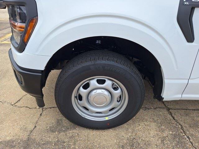 New 2026 Oxford White Ford XL image 21