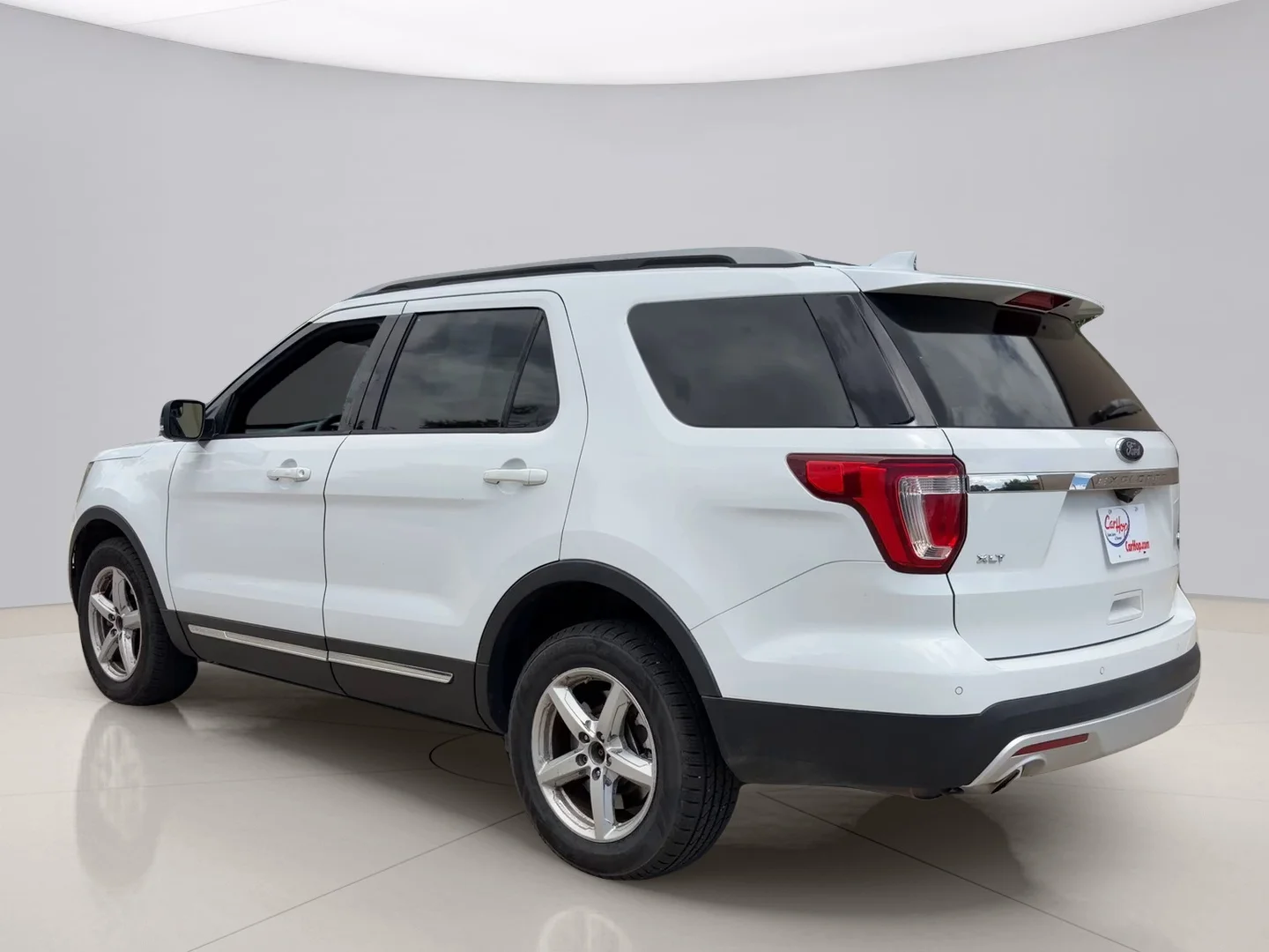 Used 2017 White Ford XLT image 3