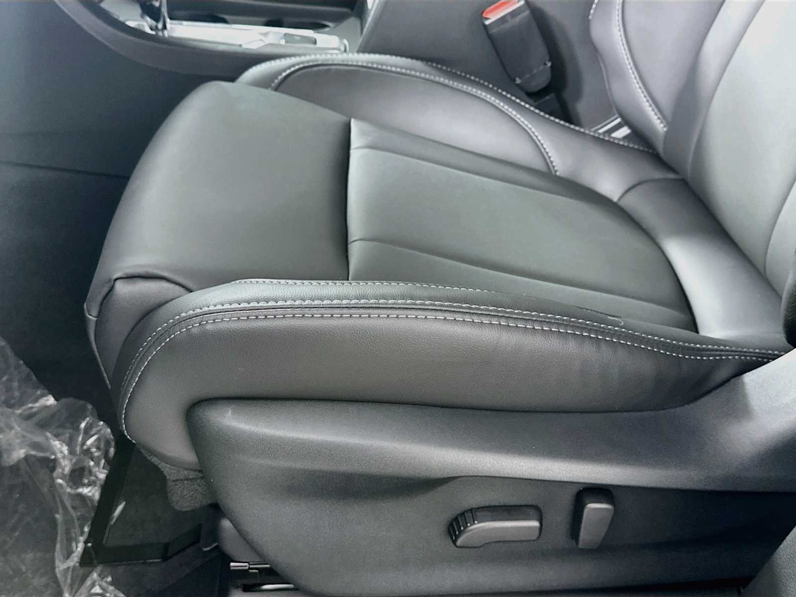 New 2026 ICE SILVER METALLIC Subaru Premium 7-Passenger image 17