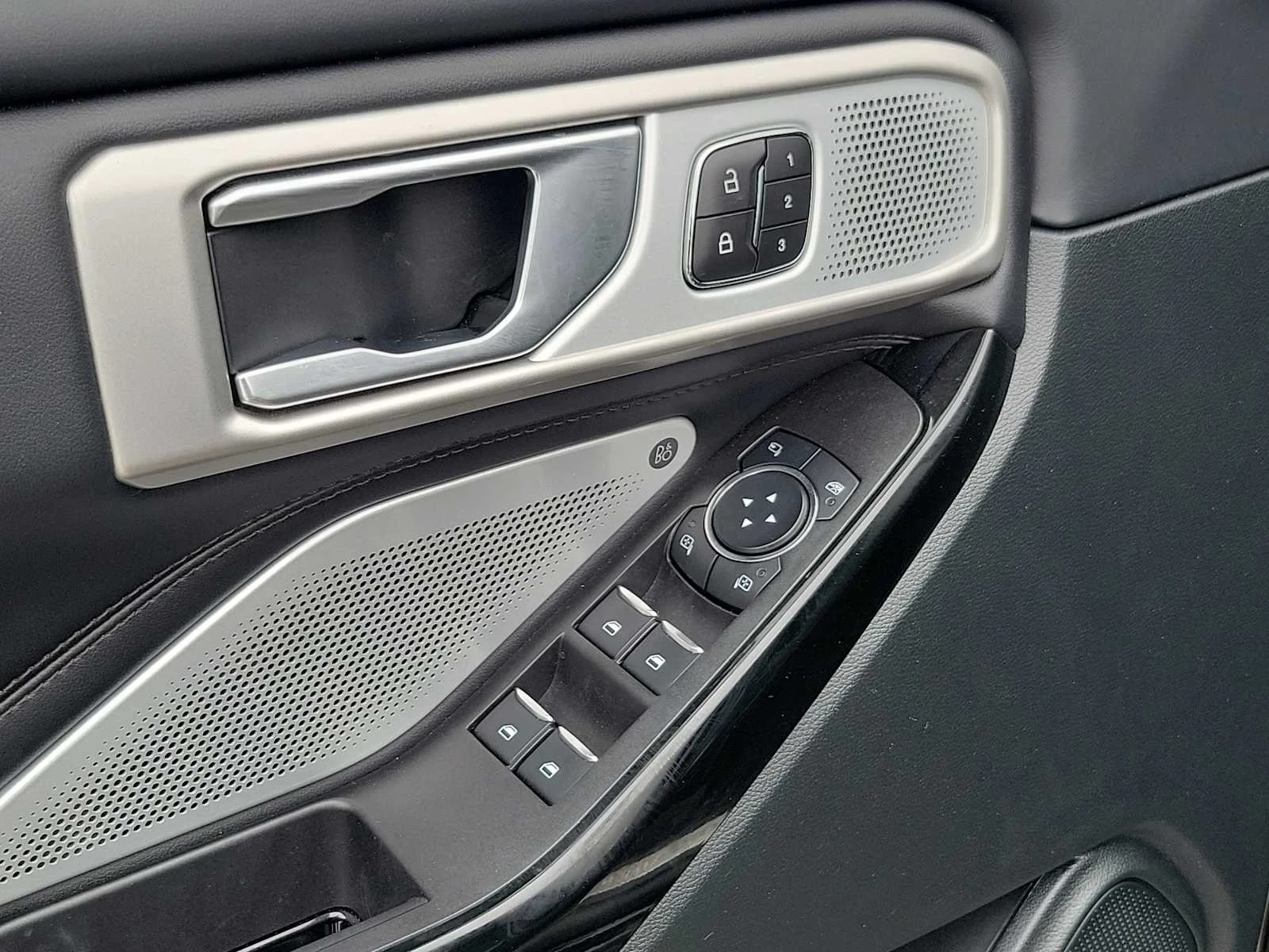 Used 2023 Black Ford Platinum image 18