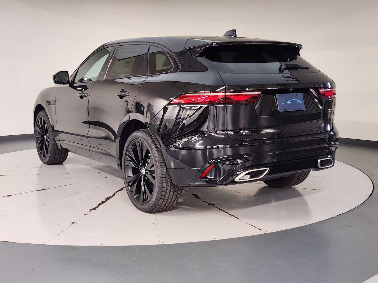 2026 Jaguar F-Pace R-Dynamic S - Photo 6