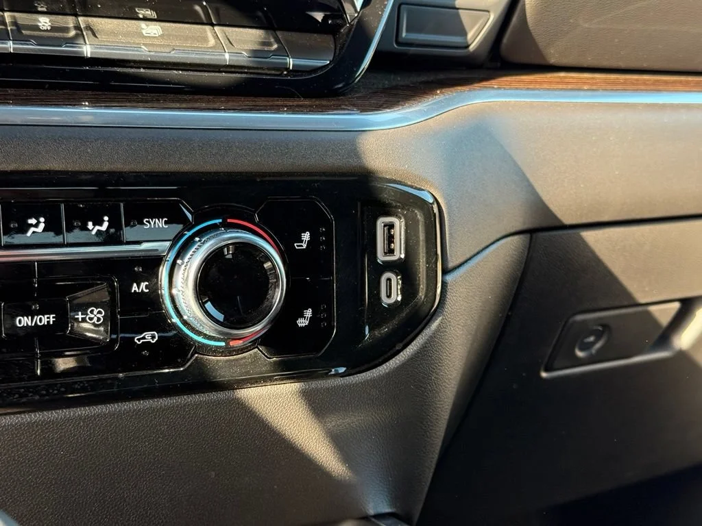 New 2026 Onyx Black GMC Elevation image 28