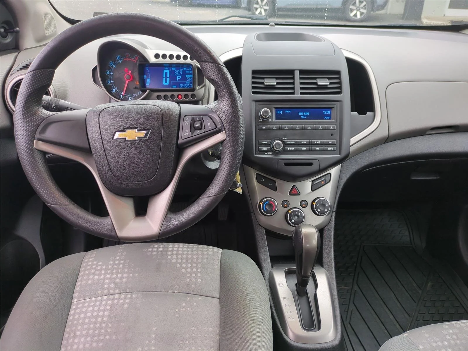 Used 2016 Summit White Chevrolet LS image 28