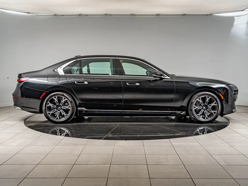 Used 2024 Black Sapphire Metallic BMW eDrive50 image 4