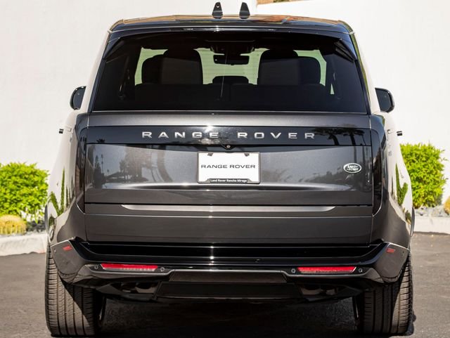Used 2023 Carpathian Gray Premium Metallic Land Rover SE image 8