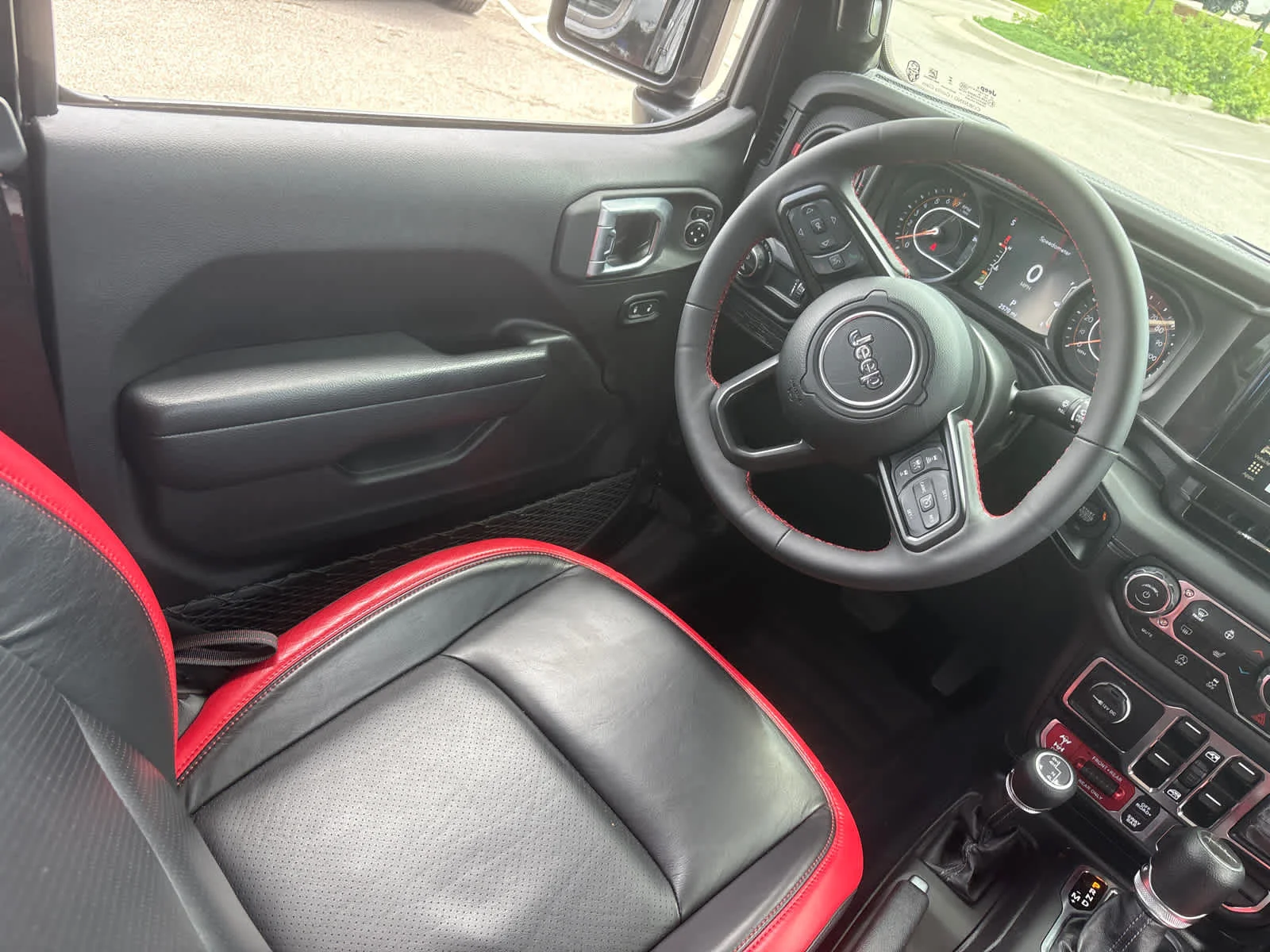 Used 2024 BLACK Jeep Rubicon image 15