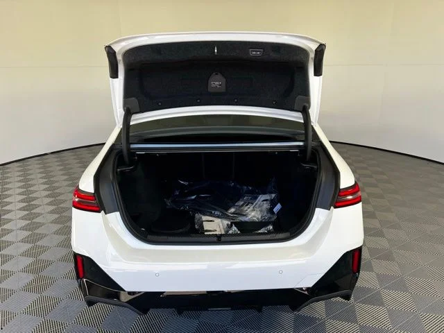 New 2026 Alpine White BMW 530i image 40