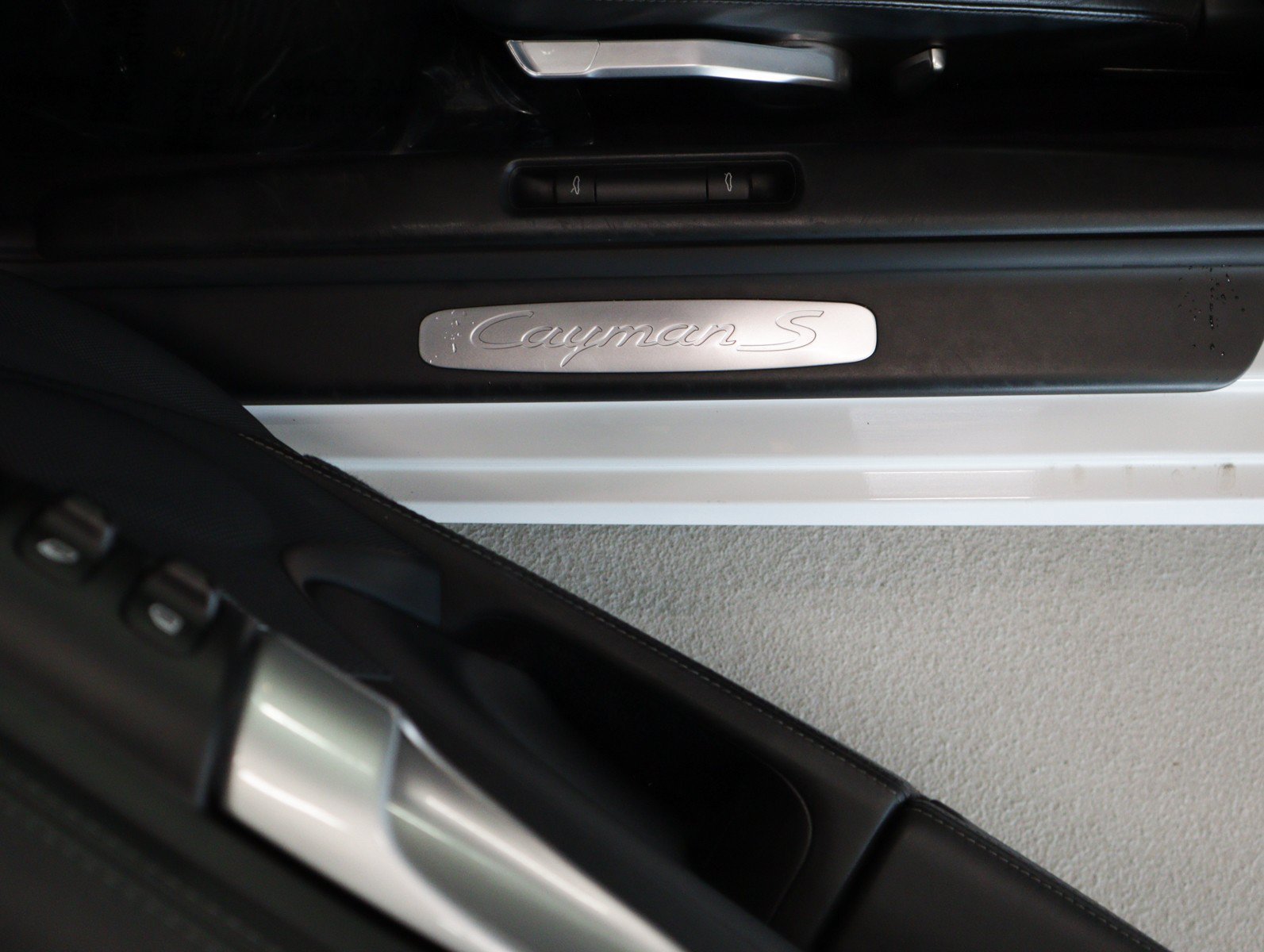 Used 2006 Carrara White Porsche S w/6 speed manual transmission image 23