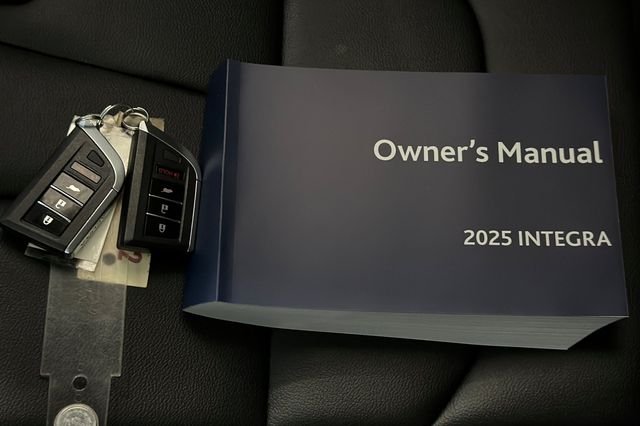 Used 2025 Lunar Silver Metallic Acura Base image 5