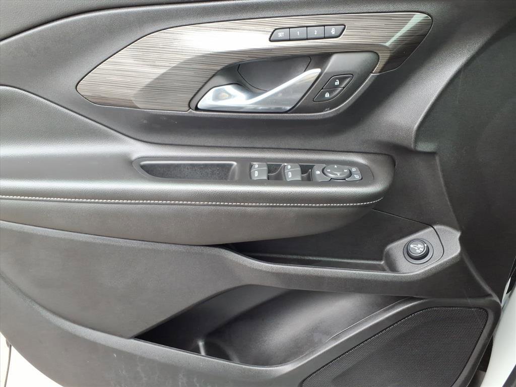 2024 GMC Terrain SLT - Photo 23