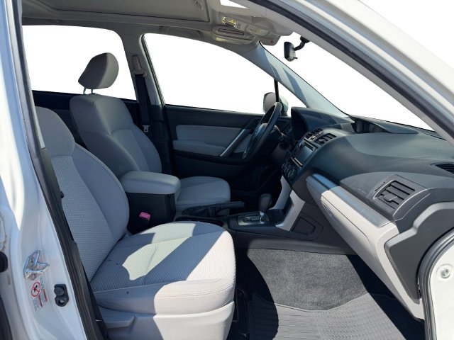 Used 2015 White Subaru 2.5i Premium image 31