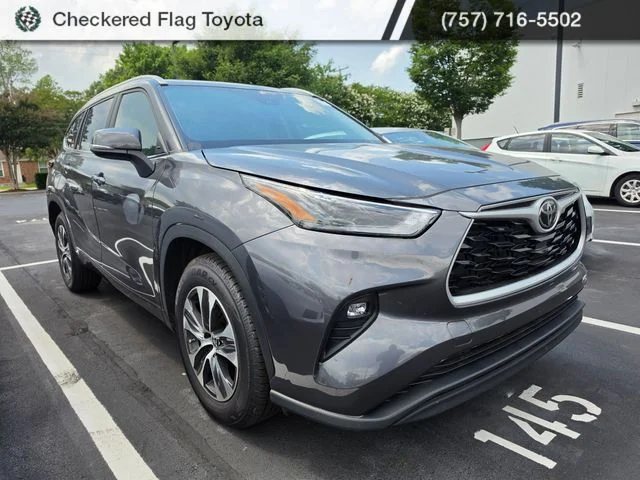 Used 2023 Magnetic Gray Metallic Toyota XLE image 3