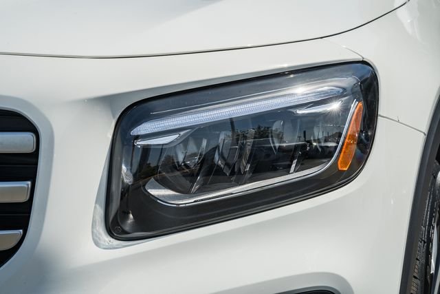 New 2026 Polar White Mercedes-Benz GLB 250 image 13