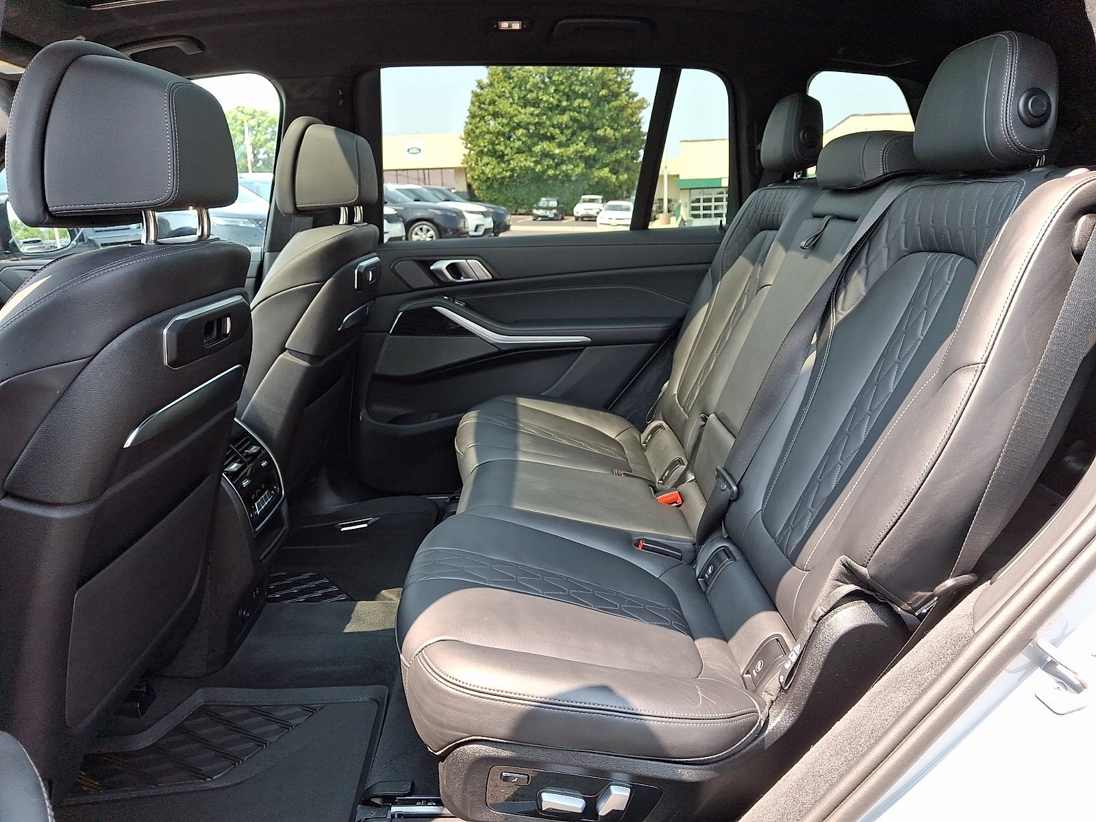 Used 2024 Brooklyn Grey Metallic BMW xDrive40i image 19
