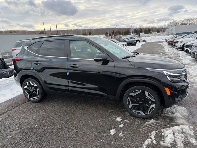 New 2026 Fusion Black Kia SX image 2