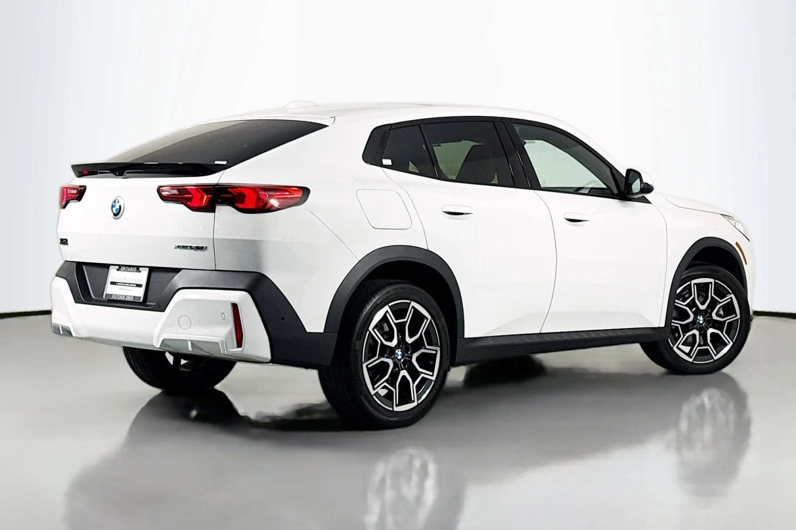 Used 2025 Alpine White BMW xDrive28i image 12