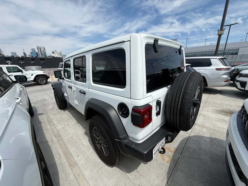 Used 2026 White Jeep Sport S image 4