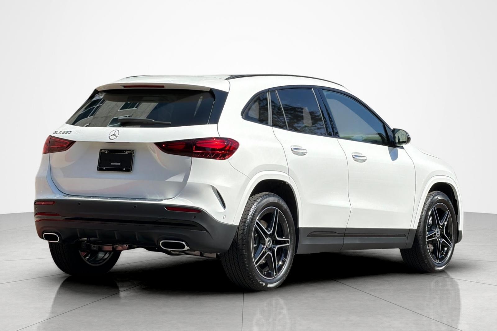New 2026 Polar White Mercedes-Benz GLA 250 SUV image 5