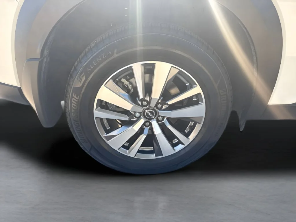 Used 2023 White Nissan SL image 36