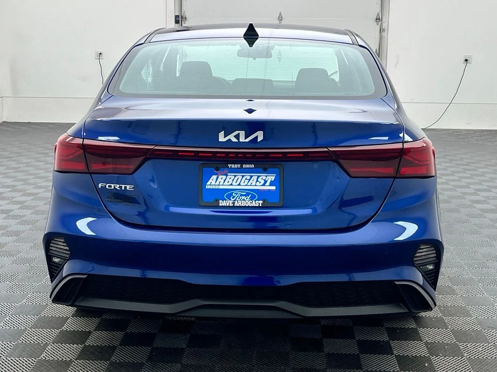 Used 2023 Blue Kia LXS image 9