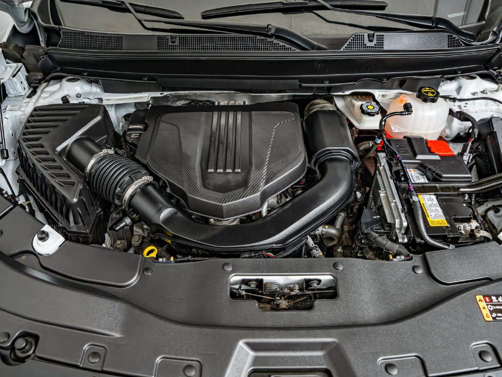 Used 2024 Summit White Chevrolet LS image 40