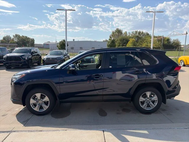 Used 2025  Toyota XLE image 4