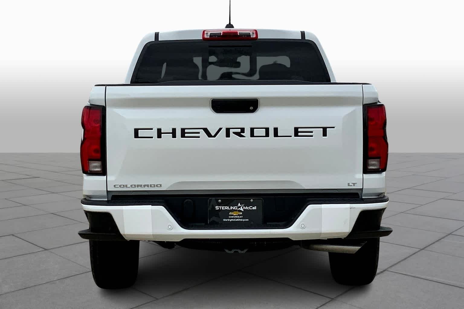 Used 2024 Summit White Chevrolet 2WD LT image 5