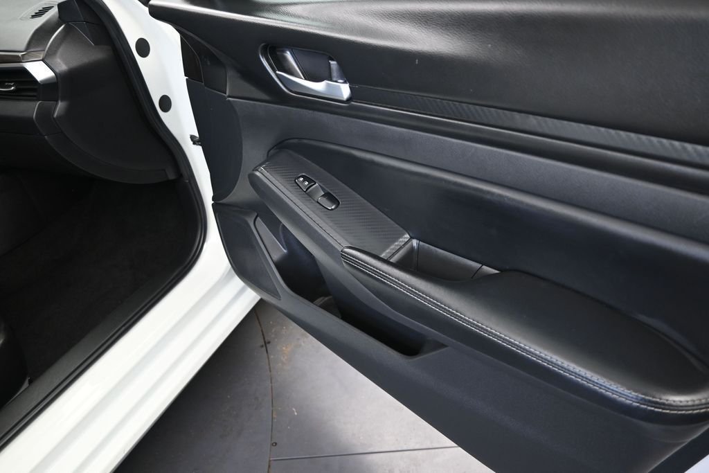2025 Nissan Altima SV - Photo 23
