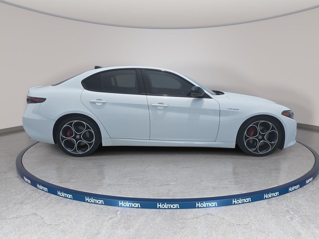 Used 2024 White Alfa Romeo Veloce image 7