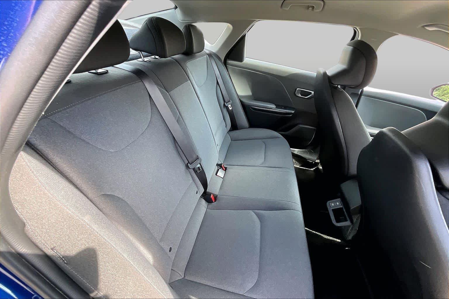 2025 Kia K4 LXS - Photo 18