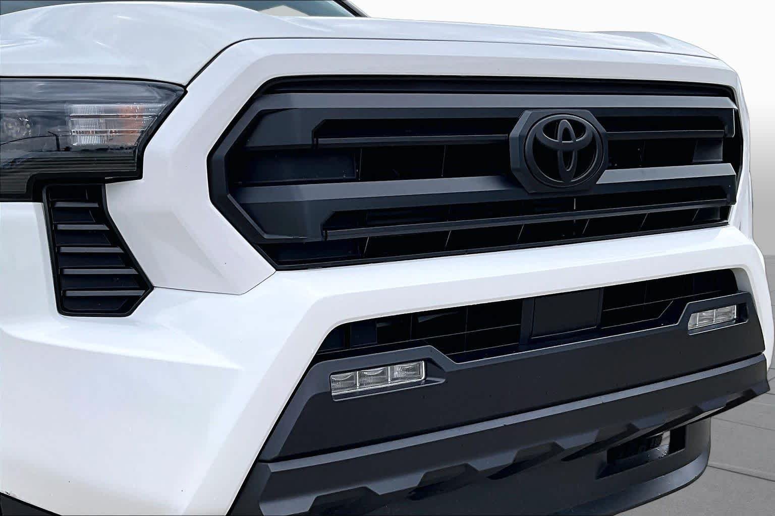 Certified Used 2025 Ice Cap Toyota SR5 image 28