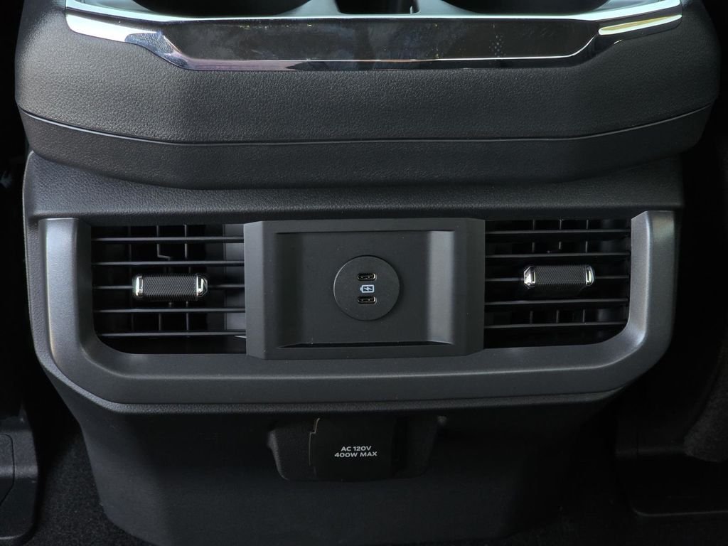 New 2026 Carbonized Gray Metallic Ford XLT image 30