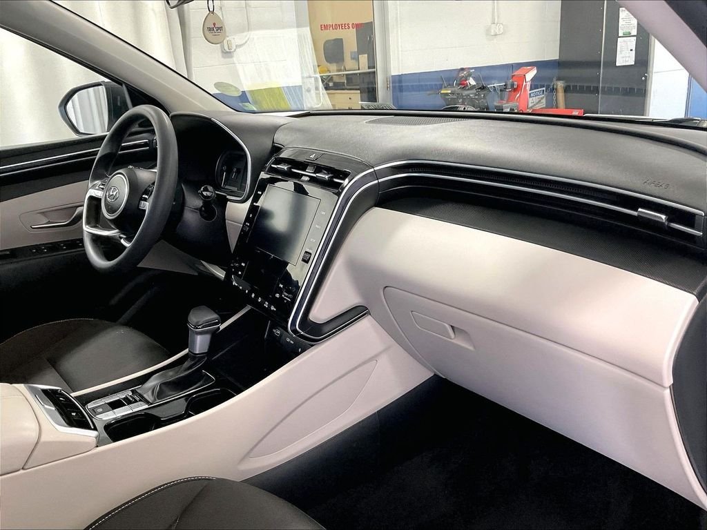 Used 2024 White Hyundai SEL image 14