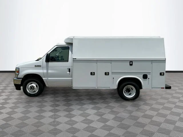 New 2025 Oxford White Ford KNAPHEIDE KUV129D20L image 3