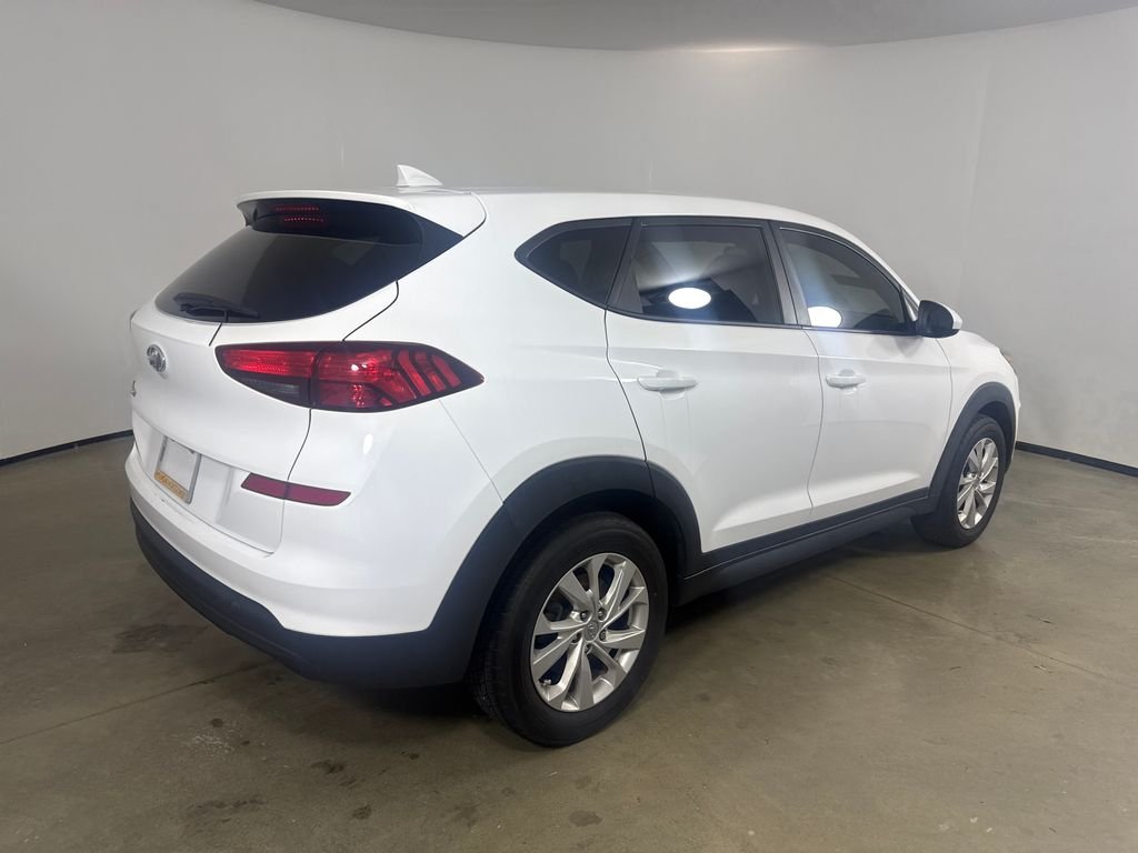 Used 2019 White Hyundai SE image 5