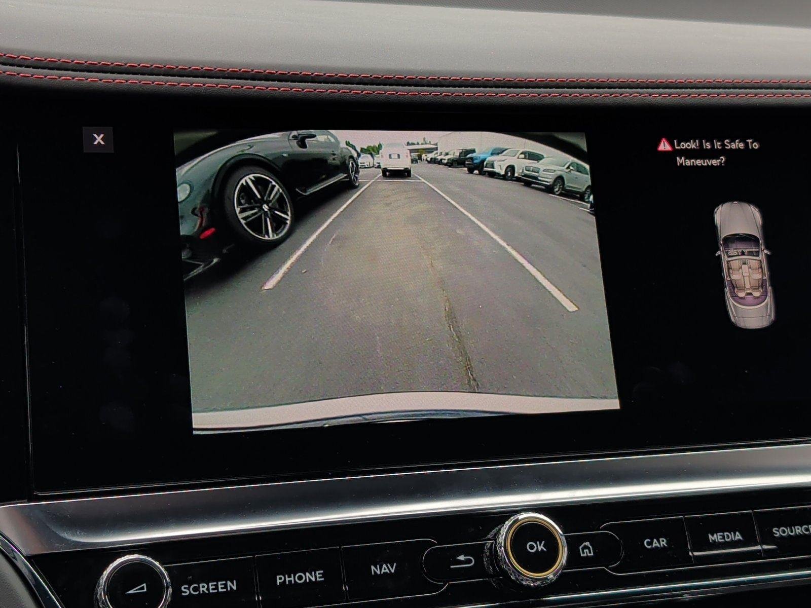Used 2021 Ghost White Pearlescent by Mulliner Bentley GT V8 image 32
