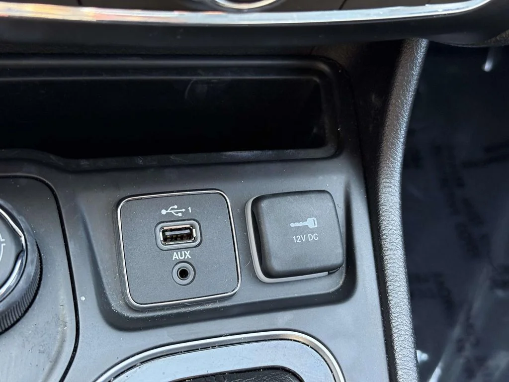Used 2019 Black Jeep Limited image 31