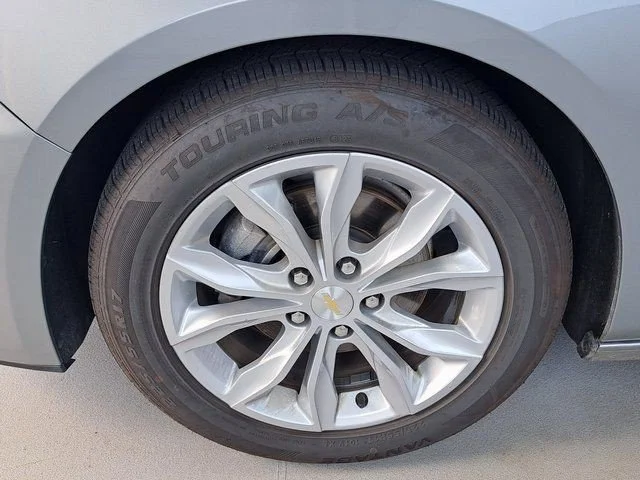 Used 2024 Gray Chevrolet LT image 31