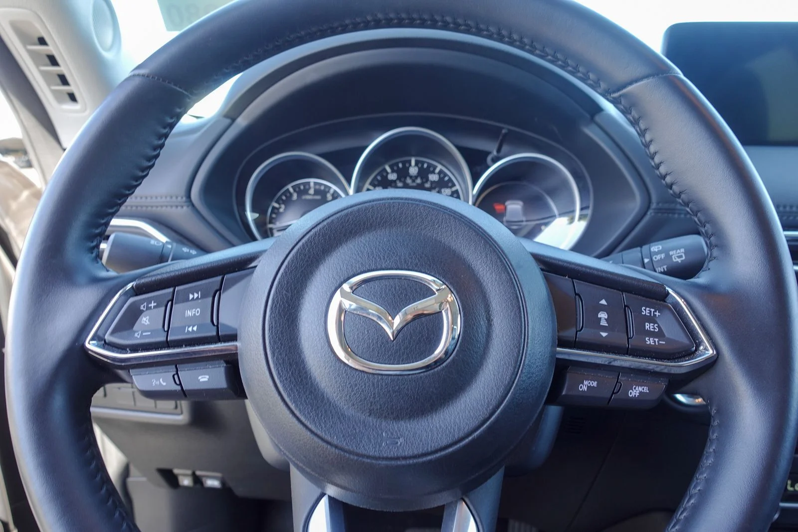 Certified Used 2025 Platinum Quartz Metallic Mazda 2.5 S Preferred Package image 19