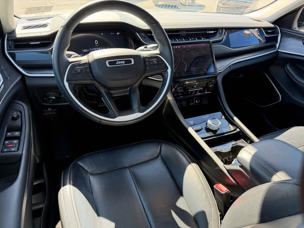 Used 2022 White Jeep Limited image 7