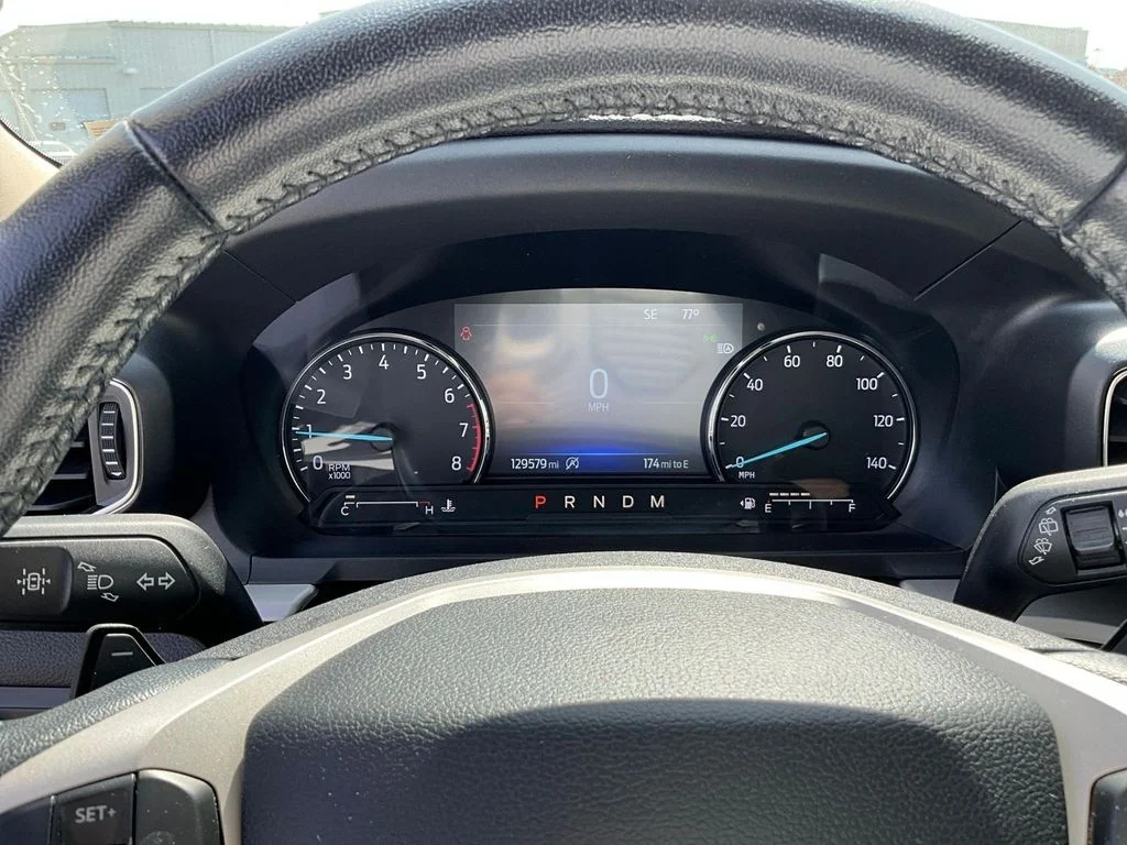Used 2020 Silver Ford XLT image 9