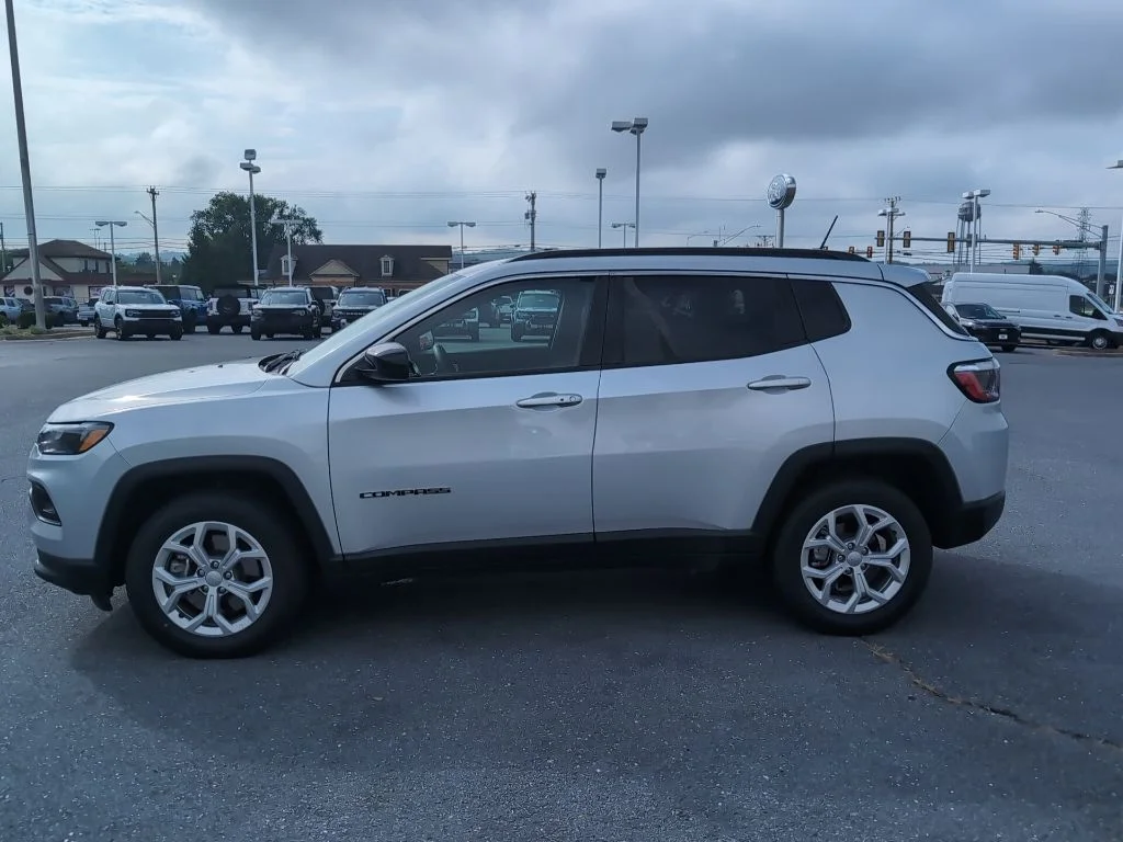 Certified Used 2024 Silver Jeep Latitude image 8