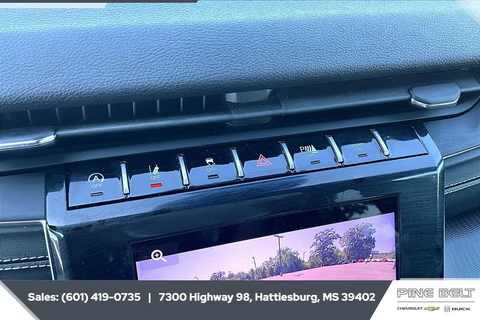 Used 2025 Diamond Black Crystal Pearlcoat Jeep Altitude image 23