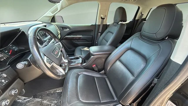 Used 2022 Black GMC Elevation image 19