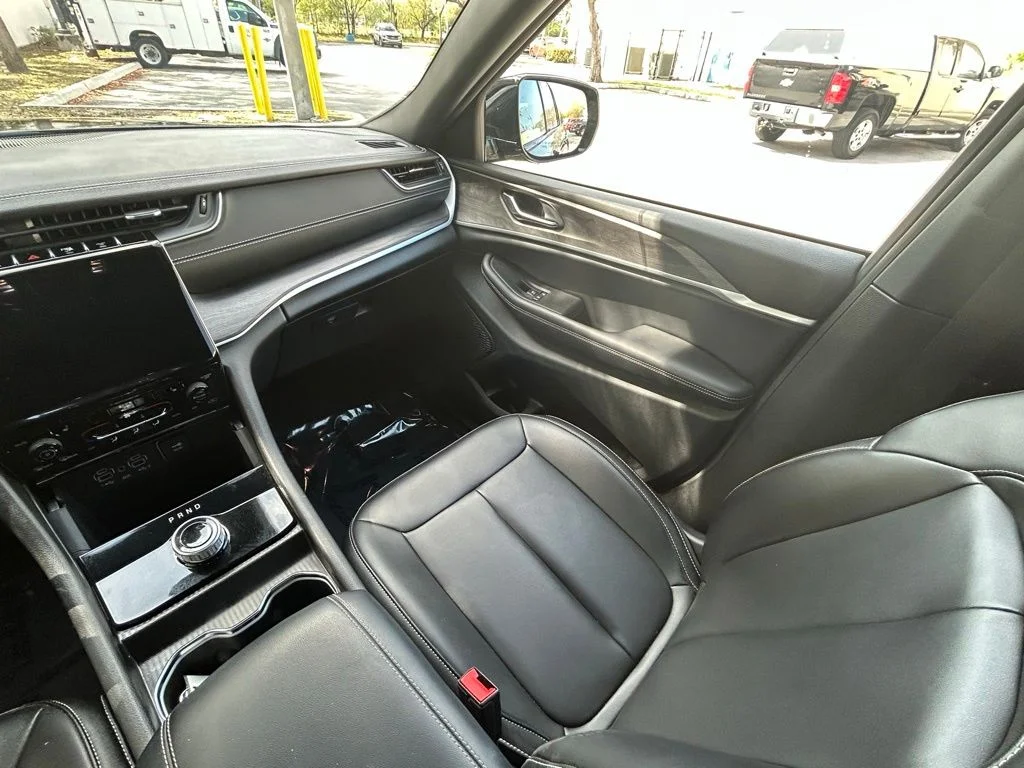 Used 2024 Gray Jeep Limited image 11