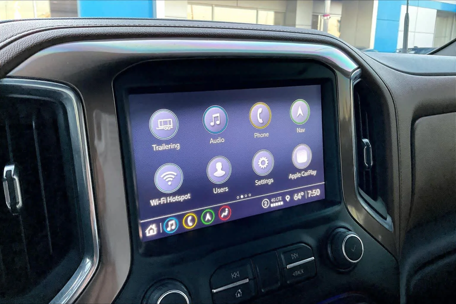 Used 2022 Iridescent Pearl Tricoat Chevrolet High Country image 31