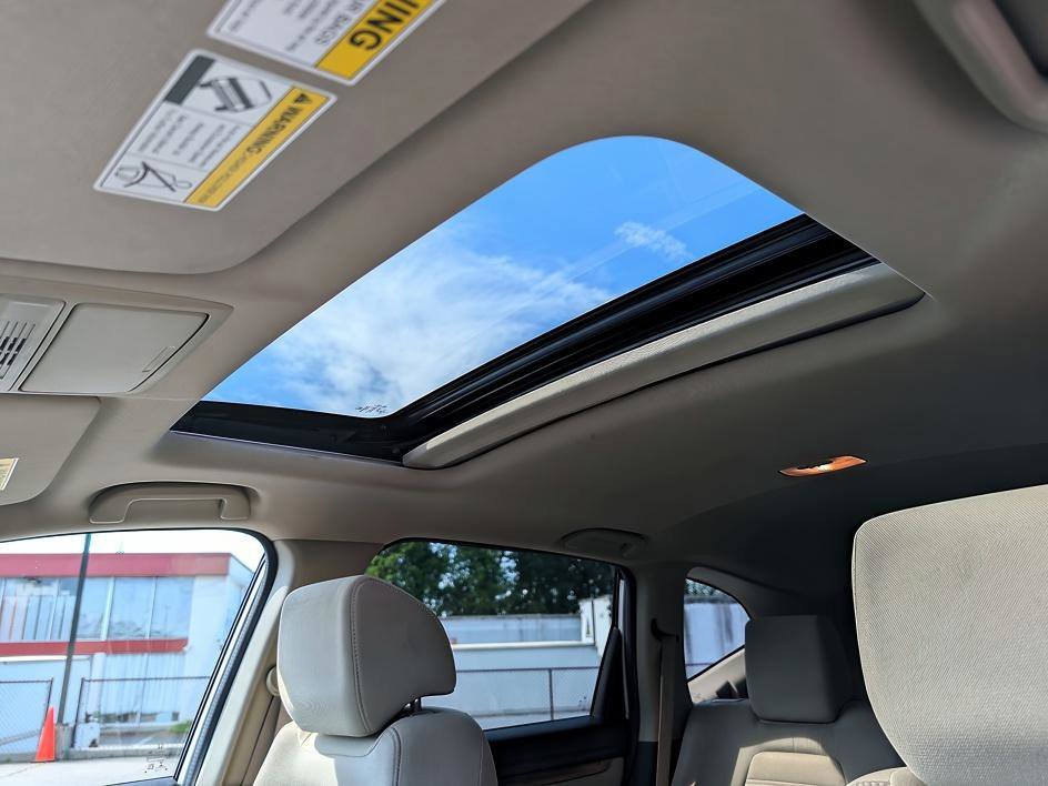 Used 2020 Platinum White Pearl Honda EX image 27