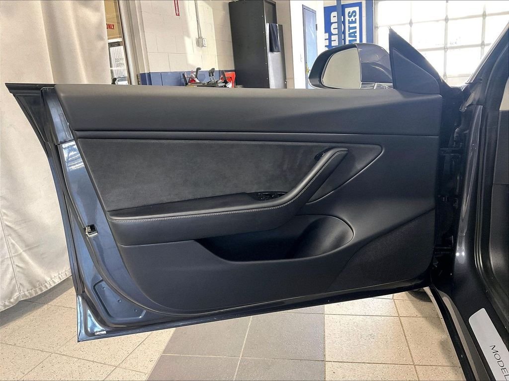 Used 2018 Gray Tesla Long Range image 9